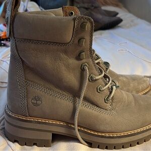 Timberland Tan Leather Lace-Up Boots